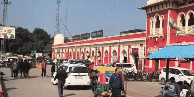 होली पर सफर आसान: दिल्ली से छह जोड़ी स्पेशल ट्रेनें, बिहार और खुर्दा रोड की टिकट बुकिंग शुरू