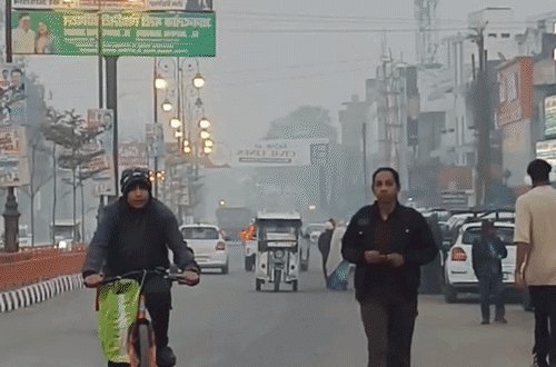 कोहरे में कमी के बावजूद गोरखपुर में ठंडी हवाओं ने बढ़ाई ठिठुरन, धूप के बावजूद तापमान ठंडा ही रहेगा