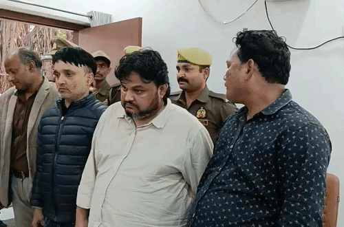 फर्जी डिग्री मामले में SIT ने चार यूनिवर्सिटी में छानबीन की, आरोपियों के रिमांड की तैयारी फर्जी डिग्री मामले में SIT ने चार यूनिवर्सिटी में छानबीन की, आरोपियों के रिमांड की तैयारी