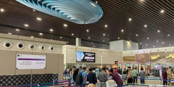 लखनऊ एयरपोर्ट पर उड़ानों की आंशिक बहाली, 8 अंतरराष्ट्रीय फ्लाइट्स शुरू; करीब 600 यात्रियों ने किया सफर, 15 अब भी रद्द