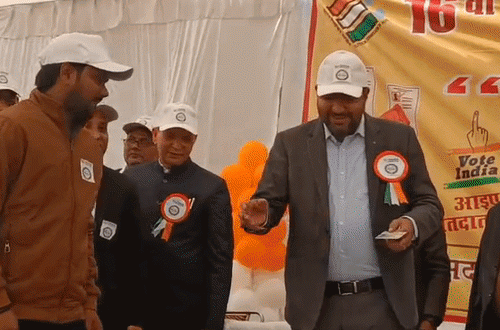 वोटर लिस्ट में बड़ा बदलाव, गोरखपुर में आज फाइनल सूची होगी जारी वोटर लिस्ट में बड़ा बदलाव, गोरखपुर में आज फाइनल सूची होगी जारी