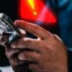 Noida में रिटायर्ड रेलवे कर्मी को ‘डिजिटल अरेस्ट’ कर ठगे 18 लाख, 3 हफ्ते तक बनाया बंधक