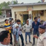 रेलवे ट्रैक किनारे गांवों में पहुंची जीआरपी टीम, पत्थरबाजी रोकने को लोगों को समझाया कानून और सजा