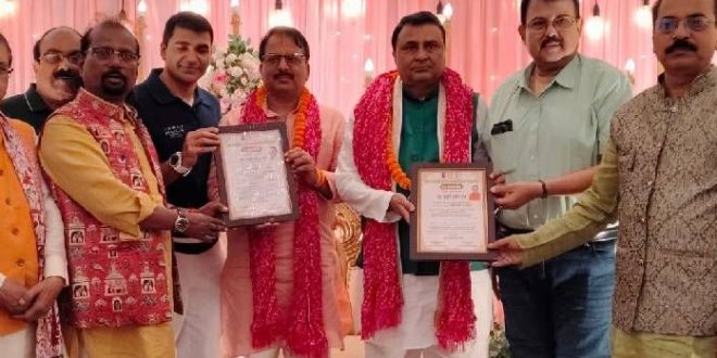 गोरखपुर में भोजपुरी संस्कृति का रंगारंग आयोजन, सम्मान समारोह और लोकगीतों से सजी सांस्कृतिक संध्या