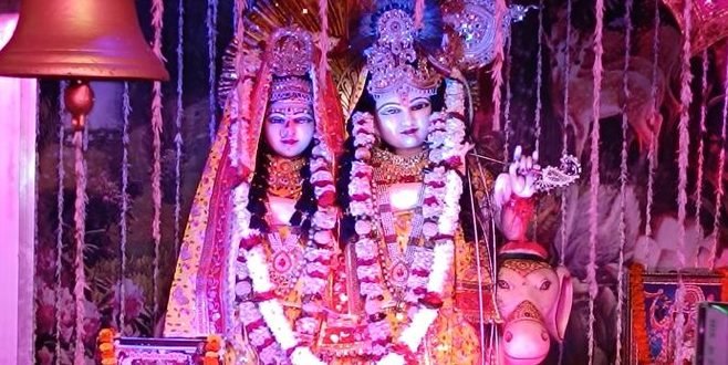 सोनभद्र में कृष्ण जन्मोत्सव पर दिखा भव्य नजारा, रेणुकूट मंदिर में देर रात तक जुटी भक्तों की भीड़