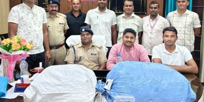 ट्रेन के महिला कोच में मिले दो लावारिस बैग, 13 किलो डोडा-पोस्ता जब्त