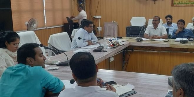 बिजनौर में शिक्षक MLC चुनाव की तैयारी पूरी, 13 बूथों पर 8,088 मतदाता करेंगे मतदान